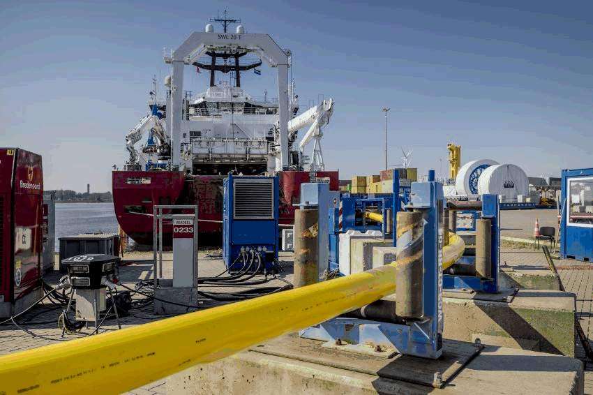 Complex cable load-out for HKZ TGS 4C | 4C Offshore News