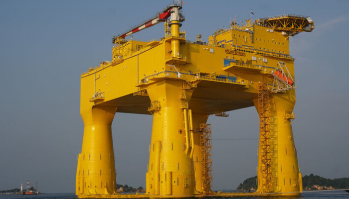 Offshore wind platform preparing for Norway-Germany journey TGS 4C | 4C ...