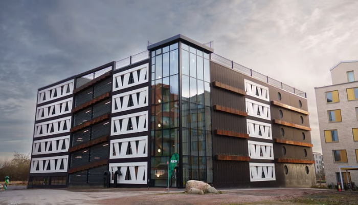 Vattenfall unveils Europe's first wind turbine blade building TGS 4C ...